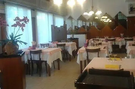 Ristorante Del Ponte Hotel Cusano Milanino